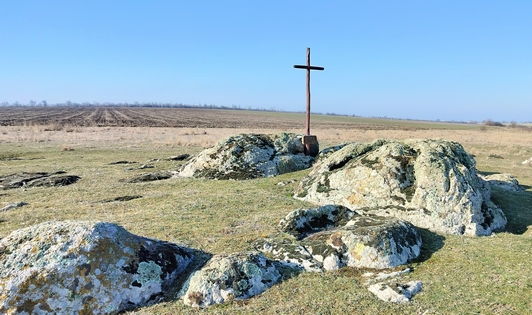 Боже, спаси Україну - на теренах ГСП  встановлено хрест - Боже, спаси Україну