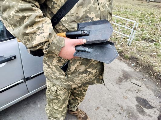 Саперна лопатка. Про амуніцію піхотинця третьої світової війни