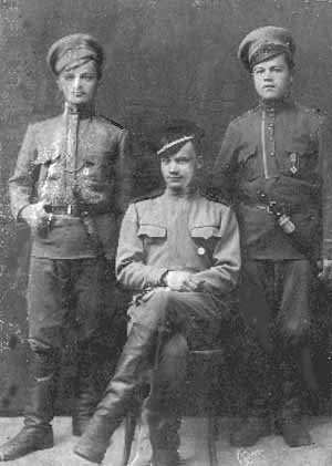 Германська війна. Зліва кулеметник Білодід Іван Федосович. Воював пыд Ригою
