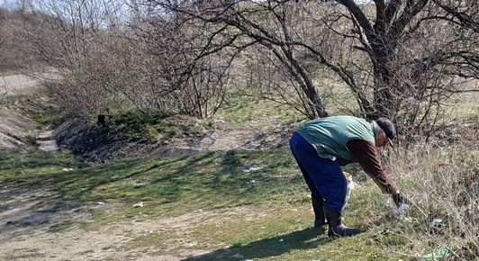 Прибираємо територію національного парку Бузький Гард